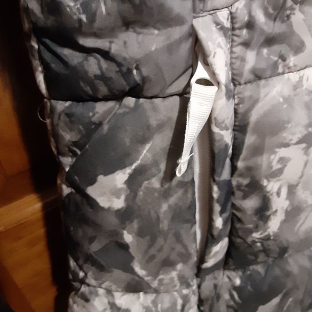 Amazon Essentials Heavy Weight Hooded Puffer Coat… - image 4